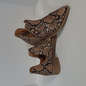 Steve Madden Women’s Camryn Snake Skin Ankle Boot Western Style Size 8M